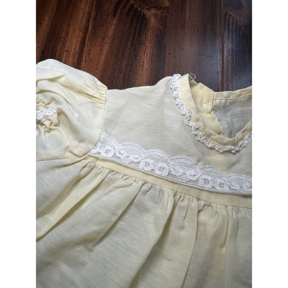 Vintage Baby Girls Yellow And Lace Dress Size 12-18 Months Hand Sewn Button Back - Picture 3 of 4